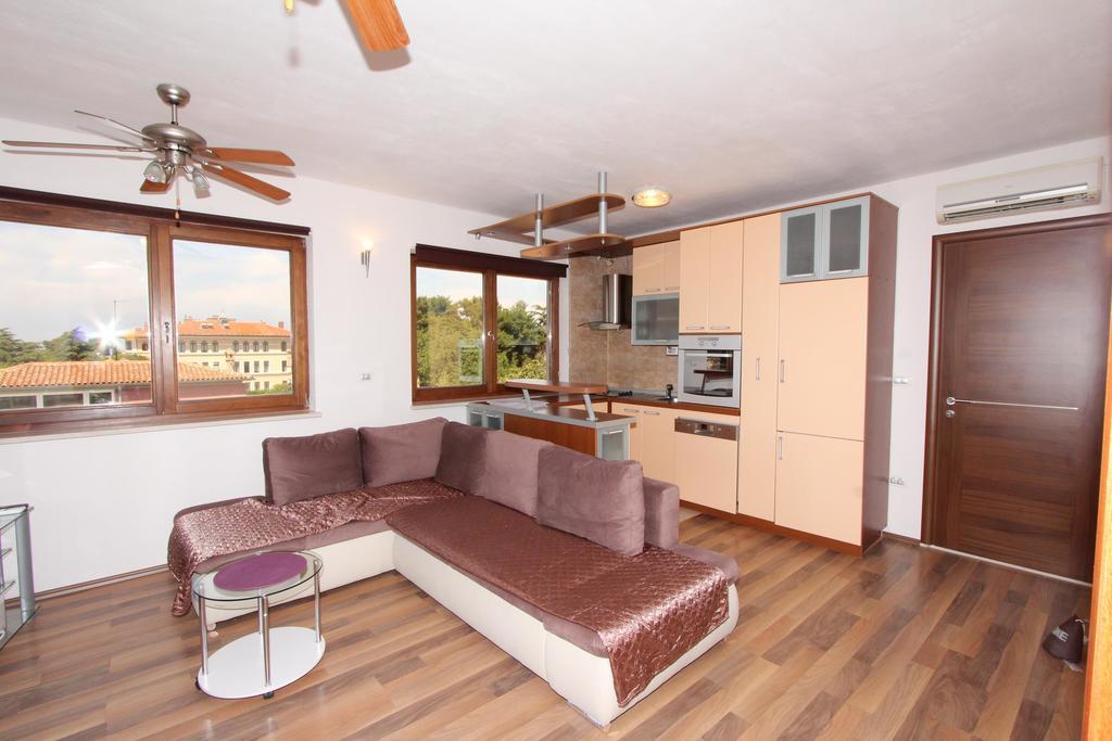 Apartments Horizont Ровінь Екстер'єр фото